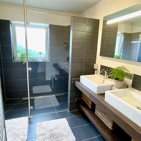 Ludwigshome - Zentral, 120qm, Kostenloser Parkplatz, Terrasse, Smarttv Appartamento