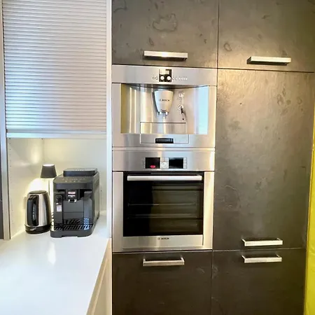 Ludwigshome - Zentral, 120qm, Kostenloser Parkplatz, Terrasse, Smarttv * Ludwigsburg