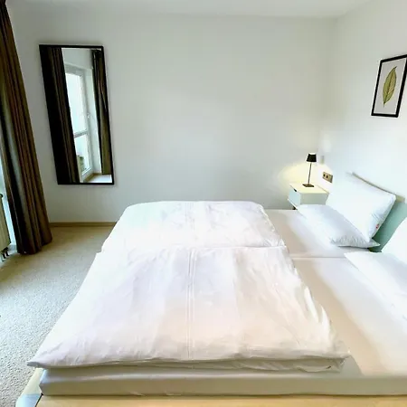 Ludwigshome - Zentral, 120qm, Kostenloser Parkplatz, Terrasse, Smarttv Appartamento Ludwigsburg